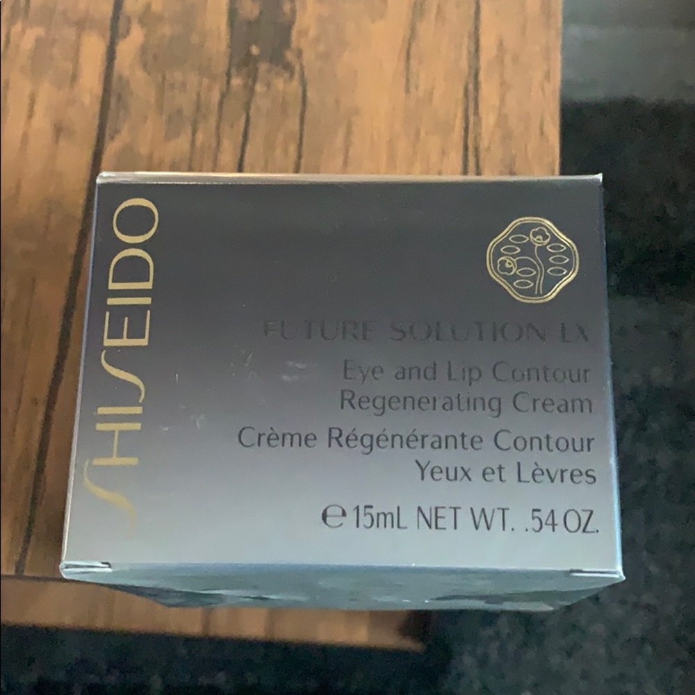 Future Solution LX Eye and Lip Cream